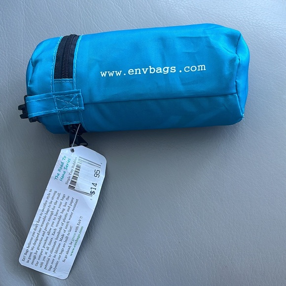 New tote bag NWT - Picture 3 of 3